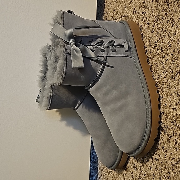 UGG Shoes - Gray Bow Sample Uggs